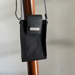 Baggallini small black phone crossbody with ID/card holder
